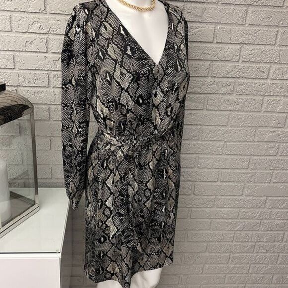 Calvin Klein Women Snake Print Tie Waist Shift Dress Size 4 NWT - Picture 1 of 7